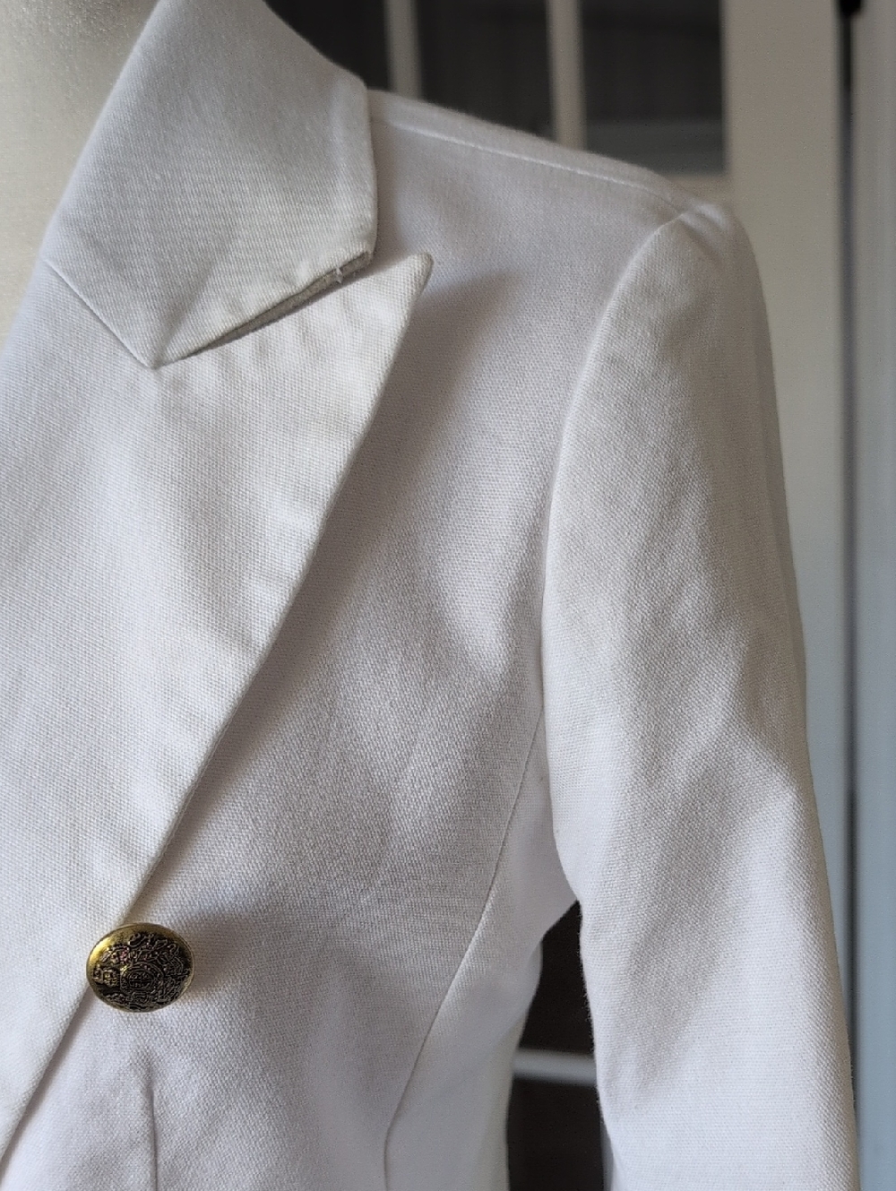 Banana Republic Factory White Double-Breasted Cotton Blazer with Gold Buttons 4 - Picture 3 of 16